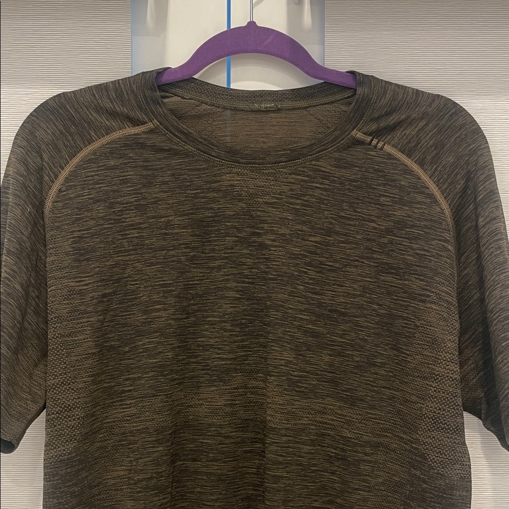 LULULEMON METAL VENT TECH MENS SHIRT! Size: L! - Picture 4 of 11
